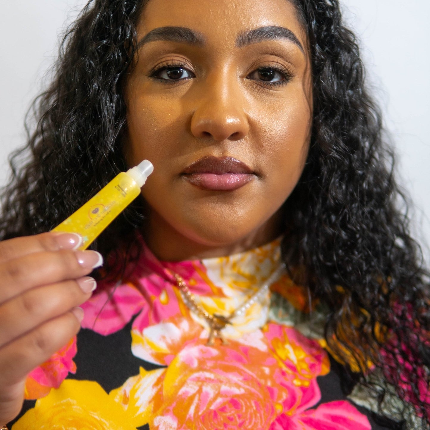 Silky Smooth Shine: Non - Sticky Lip Gloss Bliss - “Fine Apple” - Queen Tate CosmeticsSilky Smooth Shine: Non - Sticky Lip Gloss Bliss - “Fine Apple”Queen Tate Cosmetics